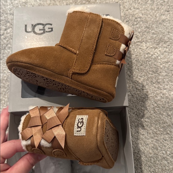 Chestnut Ugg Toddler Boots - Picture 1 of 5